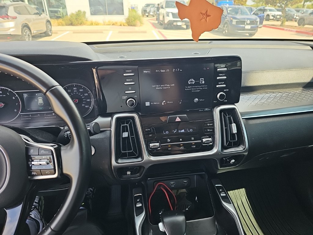 Used 2021 Kia Sorento S AWD/4WD image 2