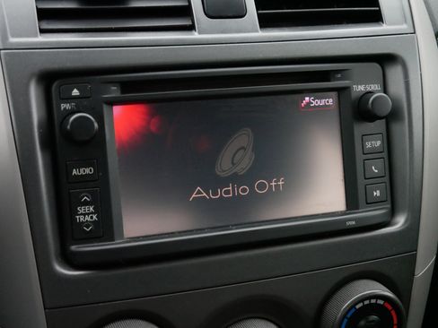 Used 2013 Toyota Corolla S image 22