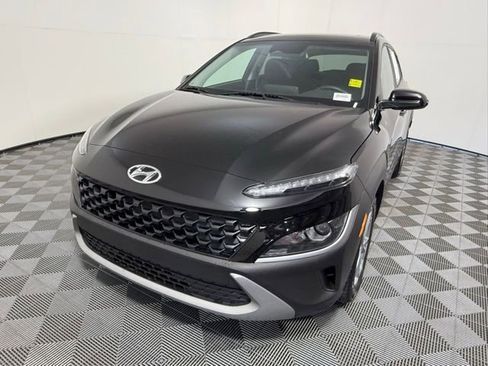 Used 2022 Hyundai Kona SEL image 2