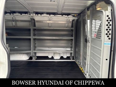 Used 2011 GMC Savana 1500 image 10