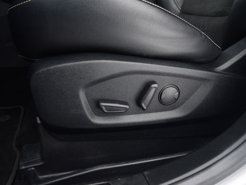 Used 2020 Ford Edge ST image 19