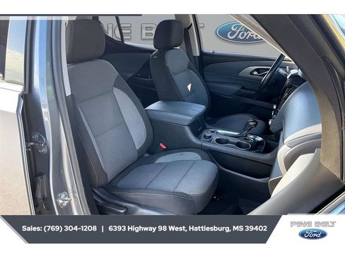 Used 2020 Chevrolet Traverse LT FWD image 6