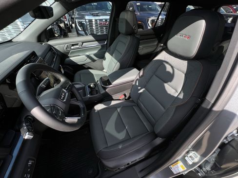 New 2026 GMC Terrain AT4 w/ Technology Package II AWD/4WD image 20