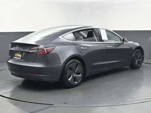 Used 2018 Tesla Model 3 Long Range image 4