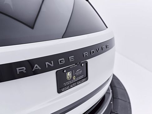 Used 2025 Land Rover Range Rover SE AWD/4WD image 23