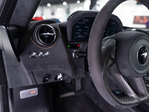 Used 2021 McLaren 765LT image 32