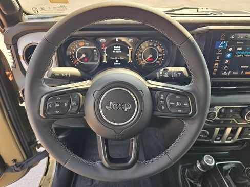 Used 2025 Jeep Wrangler Sport AWD/4WD image 20