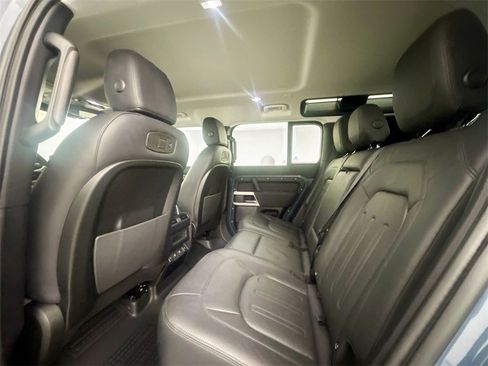 Used 2022 Land Rover Defender 110 S image 24