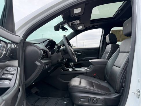 Used 2023 Chevrolet Traverse High Country AWD/4WD image 35