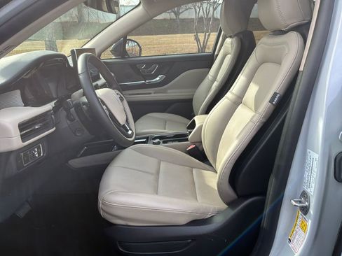 Used 2025 Lincoln Corsair FWD w/ Equipment Group 101A image 9