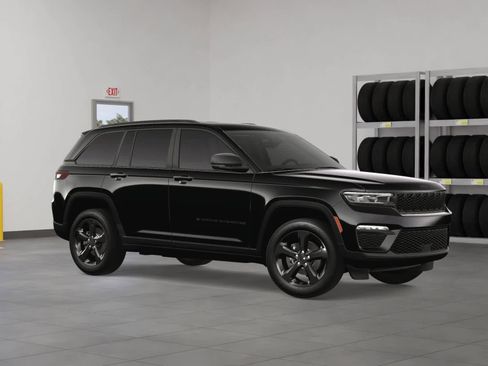 New 2025 Jeep Grand Cherokee Limited w/ Black Appearance Package image 7