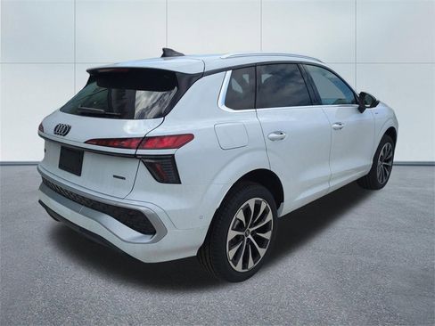 New 2026 Audi Q3 quattro 2.0T image 3