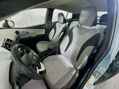 Used 2018 Toyota Prius Four Touring image 20