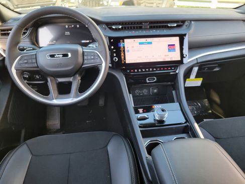 New 2026 Jeep Grand Cherokee Altitude AWD/4WD image 4