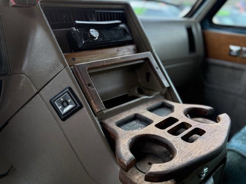 Used 1992 Chevrolet G20 image 15