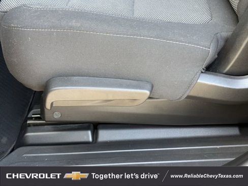 Used 2023 Chevrolet Traverse LT FWD image 32