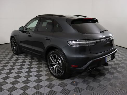 Used 2025 Porsche Macan image 3