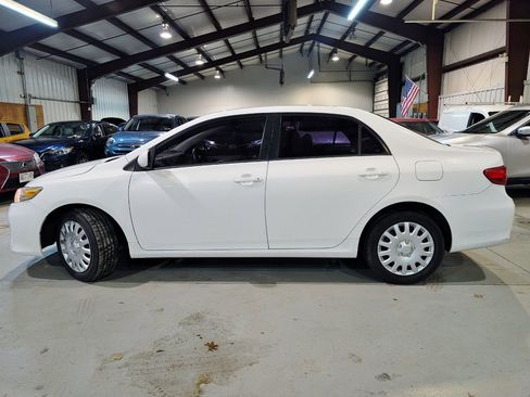 Used 2012 Toyota Corolla LE image 3