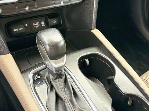 Used 2020 Hyundai Santa Fe SEL w/ Convenience Package image 16