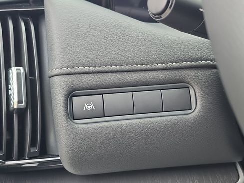 New 2026 Nissan Armada SV image 30