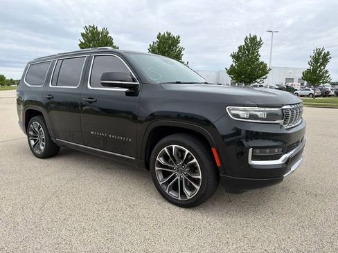 Used 2023 Jeep Grand Wagoneer Series III AWD/4WD image 5