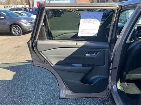 Certified 2025 Nissan Rogue SV w/ SV Premium Package image 21