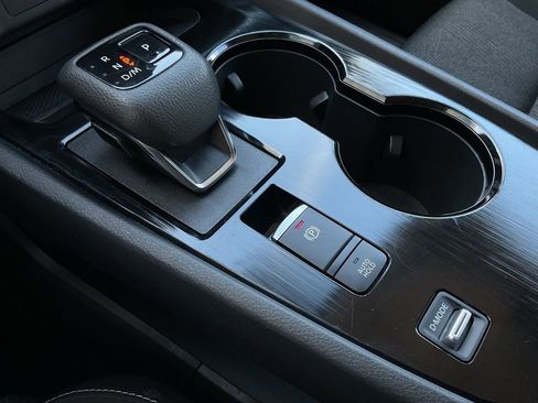 Used 2025 Nissan Rogue SV image 34