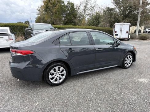 Used 2025 Toyota Corolla LE image 2