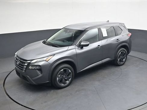 Used 2025 Nissan Rogue SV FWD image 28