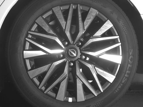 Used 2025 Nissan Altima 2.5 SV image 14