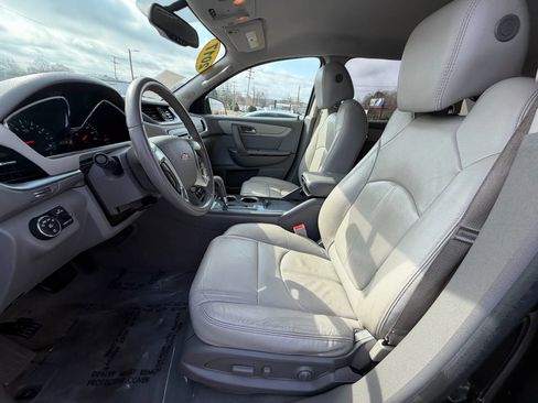 Used 2017 Chevrolet Traverse LT FWD image 24