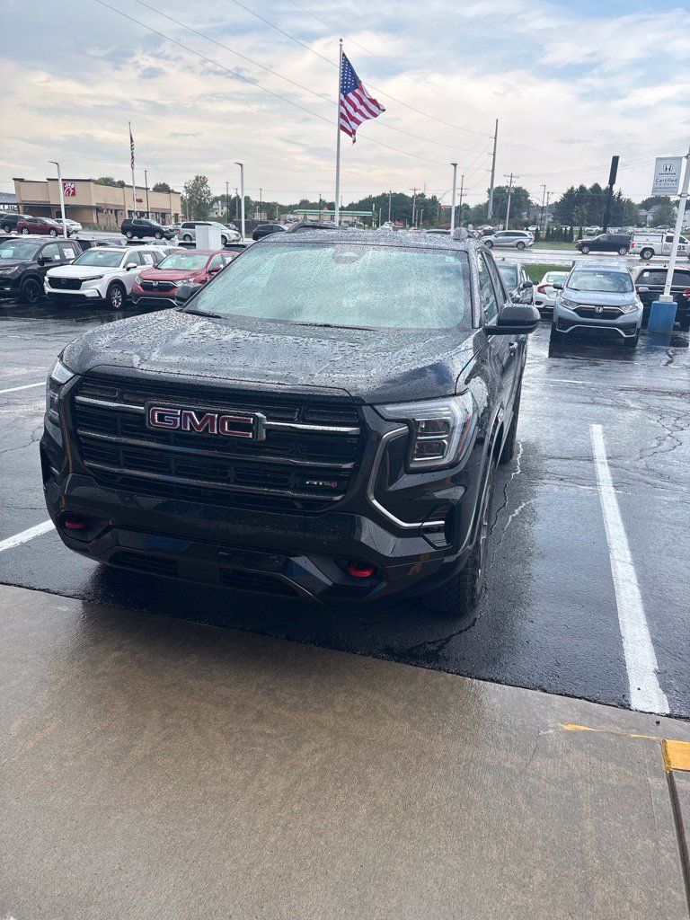 Used 2026 GMC Terrain AT4 AWD/4WD image 2