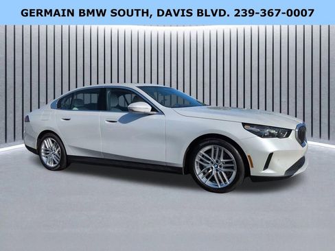 Certified 2024 BMW 530i w/ Premium Package image 3