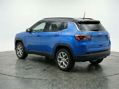 Used 2025 Jeep Compass Limited image 6