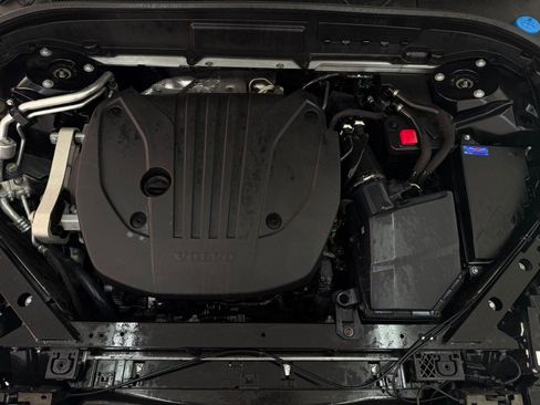 Used 2025 Volvo XC60 B5 Plus image 32