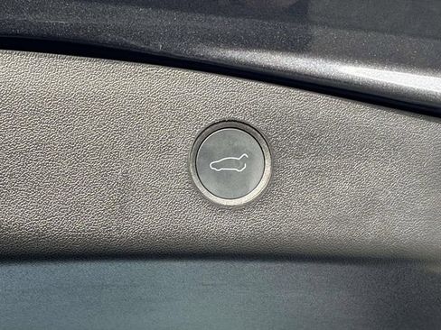 Used 2022 Tesla Model 3 Standard Range image 12