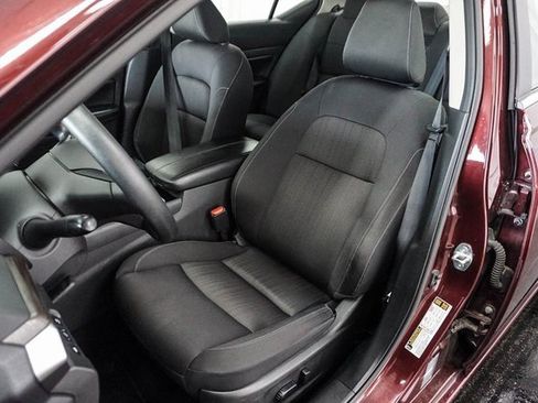 Used 2024 Nissan Altima 2.5 SV image 13