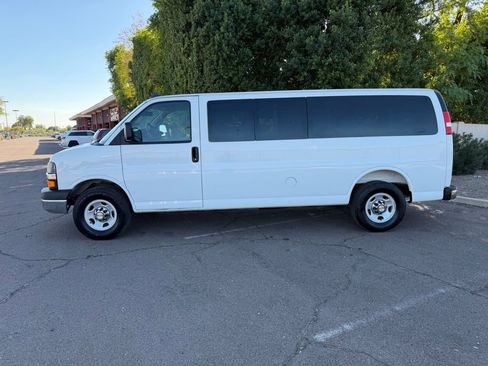 Used 2025 Chevrolet Express 3500 LT w/ LT Preferred Equipment Group image 5