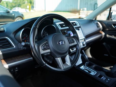 Used 2017 Subaru Outback 3.6R Limited AWD/4WD image 6