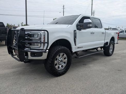 Used 2025 Ford F250 Lariat w/ Chrome Package image 8