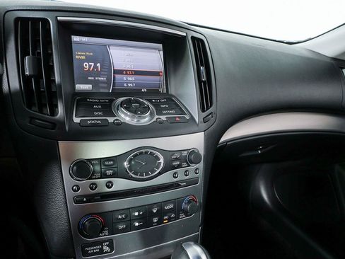 Used 2015 INFINITI Q40 w/ Moonroof Package RWD image 12