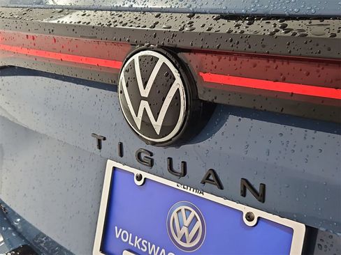 New 2026 Volkswagen Tiguan SE R-Line image 12