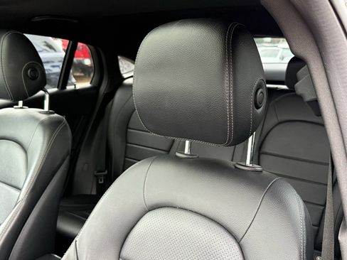 Used 2019 Mercedes-Benz GLC 300 4MATIC Coupe image 2