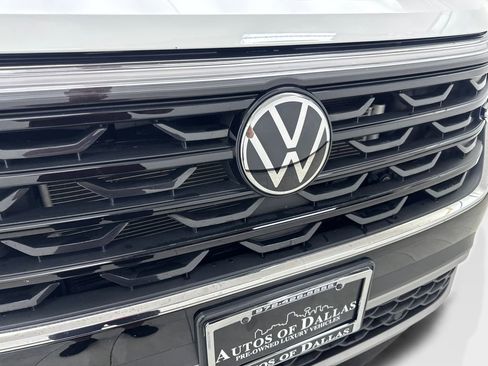 Used 2024 Volkswagen Atlas Cross Sport SE image 26