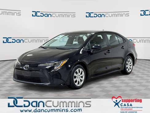 Used 2023 Toyota Corolla LE FWD image 1