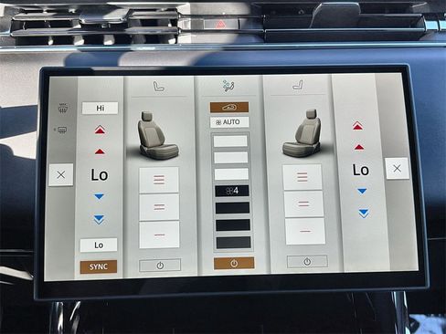 Used 2025 Land Rover Range Rover Sport image 26