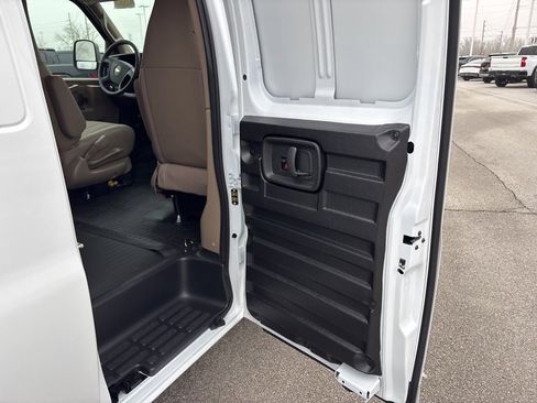 New 2025 Chevrolet Express 2500 image 5