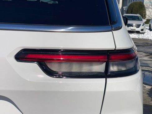 Certified 2024 Jeep Grand Cherokee L Limited w/ Luxury Tech Group II image 18