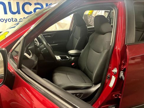 Used 2023 Toyota RAV4 XLE image 10