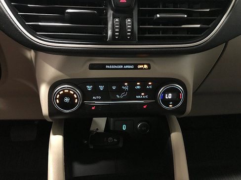 Used 2020 Ford Escape SE AWD/4WD image 28
